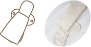 （3）夜用布ナプキンのおしりの部分に三つ折り布ナプキンを扇状に折り重ねる